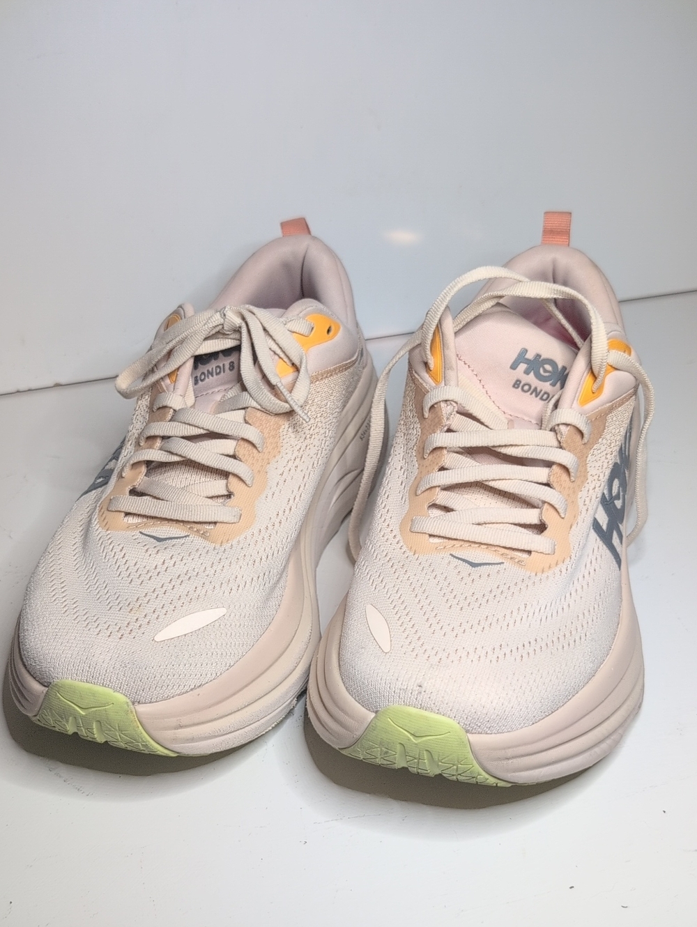 Hoka One Bondi 8, Cream / Vanilla, SZ 9B, EUC